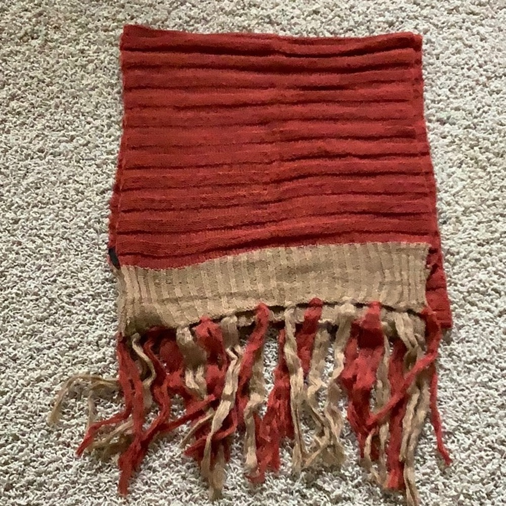 Scarf with fringe
